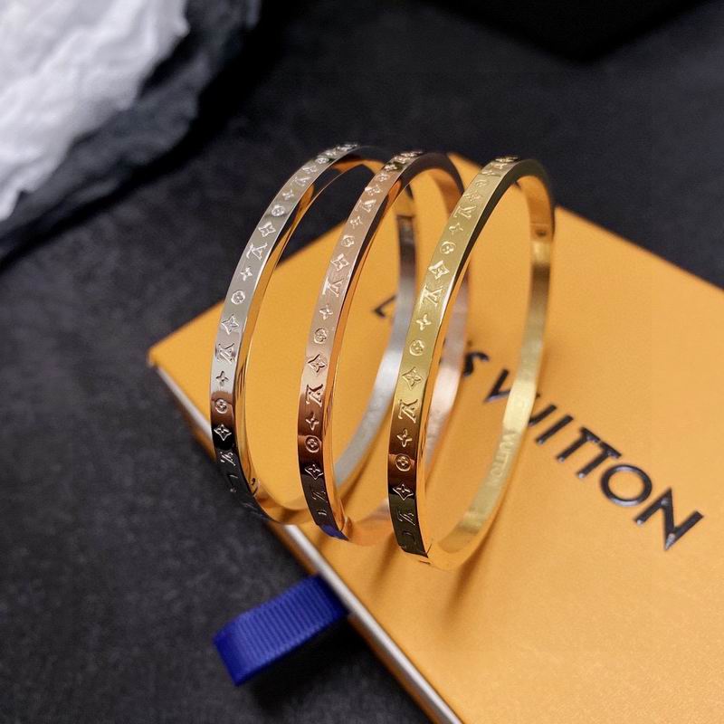 LV Bracelet 03lyr355